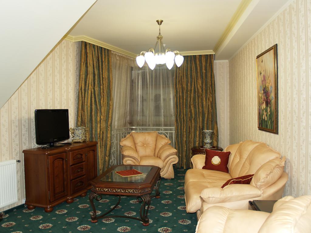 Atrium Hotel Iwano-Frankiwsk Exterior foto